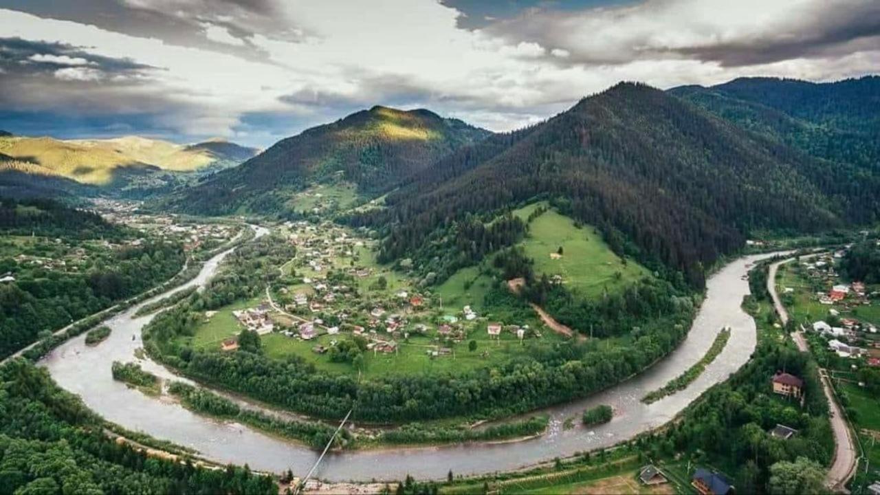 Затишний Будиночок Біля Річки Krivorovnya Bagian luar foto