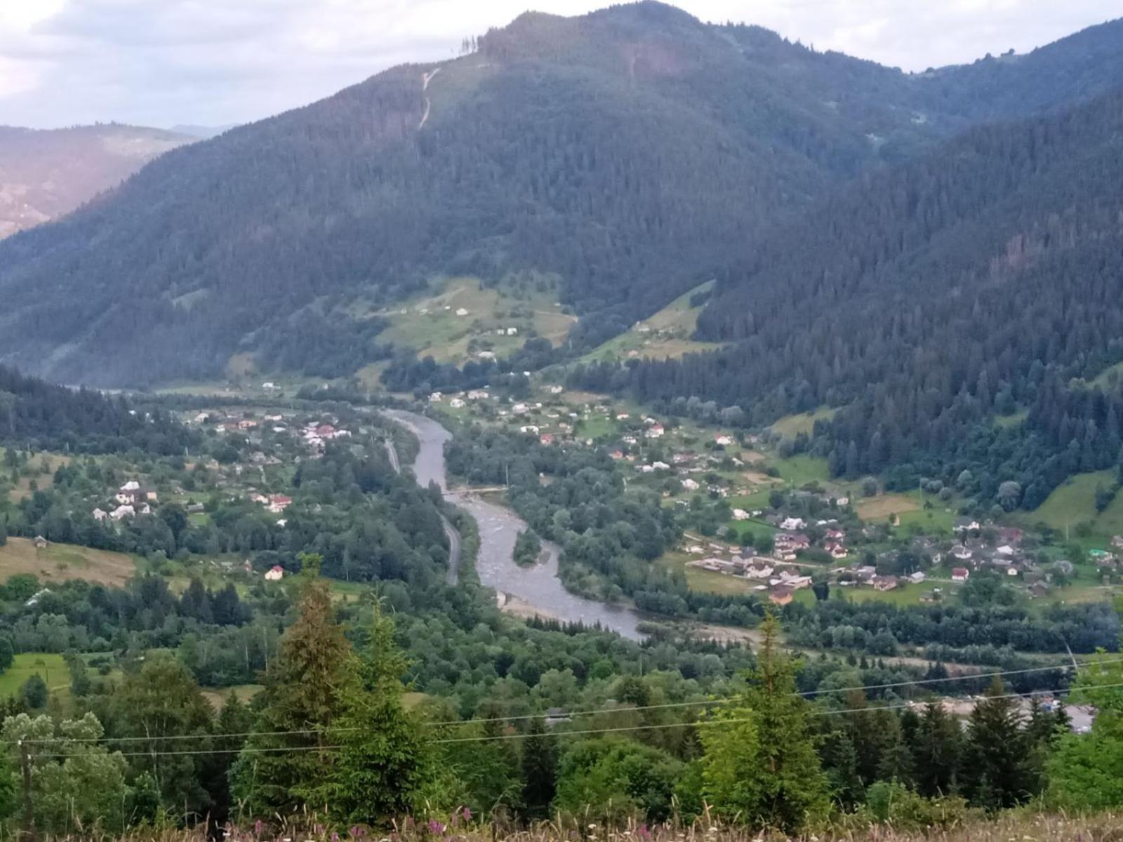 Затишний Будиночок Біля Річки Krivorovnya Bagian luar foto
